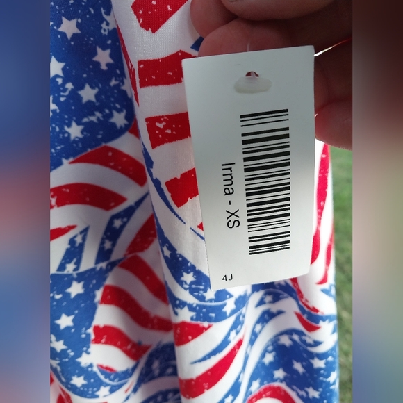 LulaRoe Irma Size XS Patriotic T-shirt NWT - Picture 3 of 5